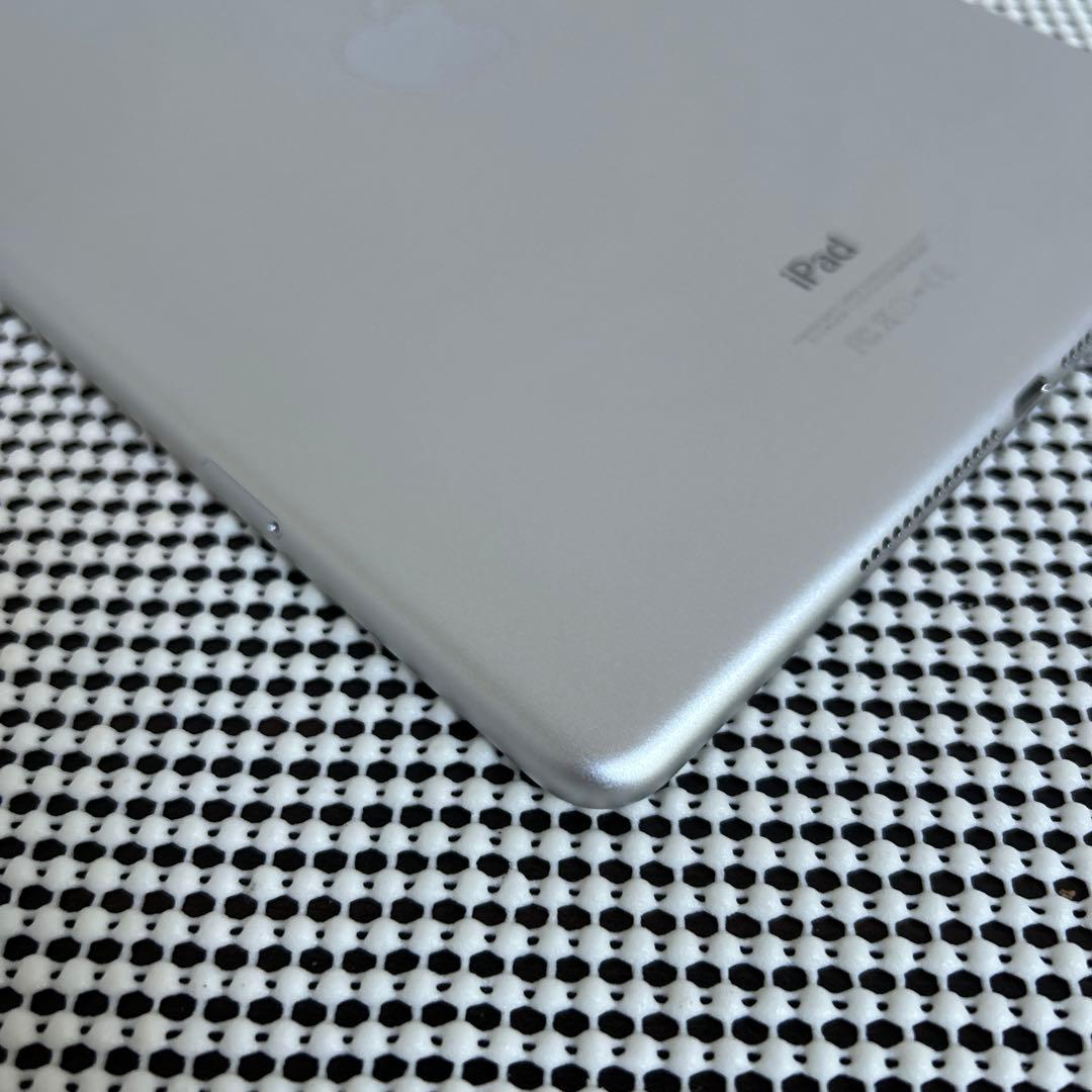 74【早い者勝ち】電池最良好☆iPad Air2 第2世代 16GB au☆