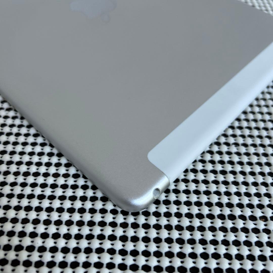 74【早い者勝ち】電池最良好☆iPad Air2 第2世代 16GB au☆