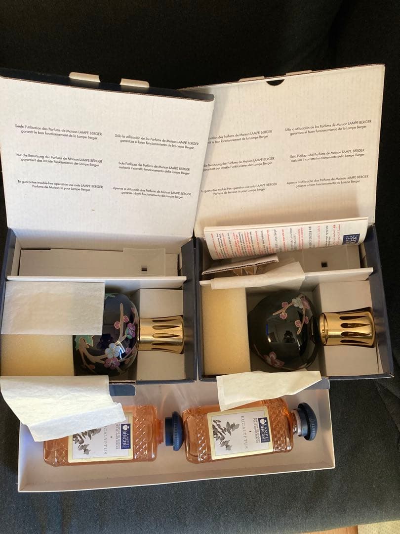 ランプベルジェ　アロマランプ　紫苑と漆黒　中古　ユーカリオイル付