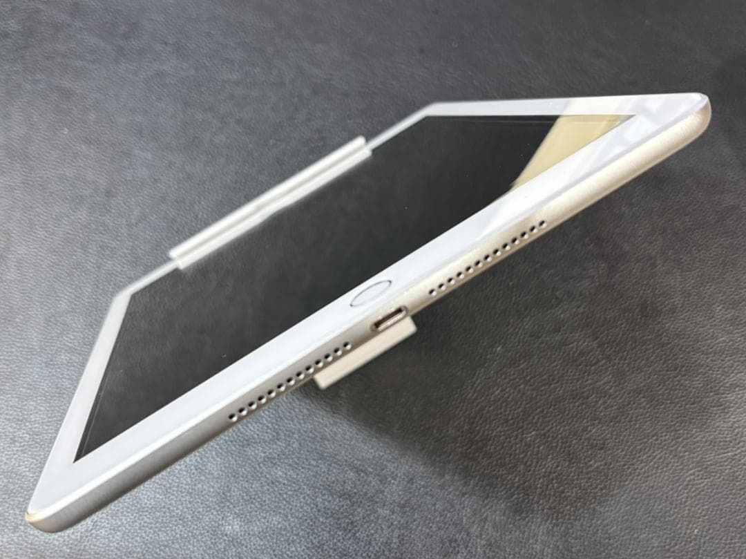iPad 第6世代 Wi-Fi+Cellular 32GB シルバー 電池９５％