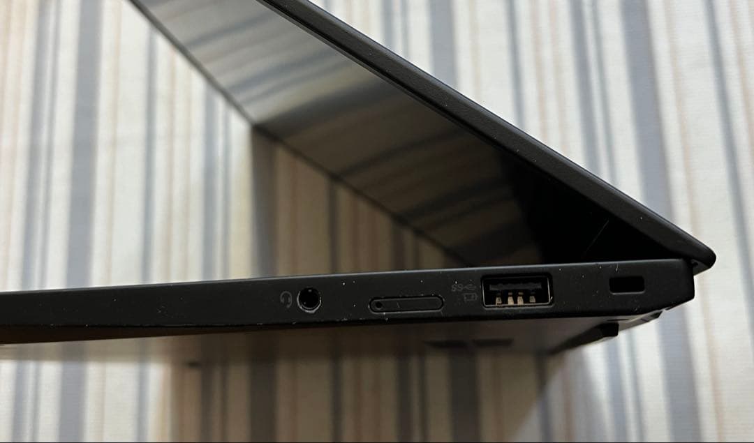 訳ありThinkPad X1 Carbon Gen 9 Inteli5 16G