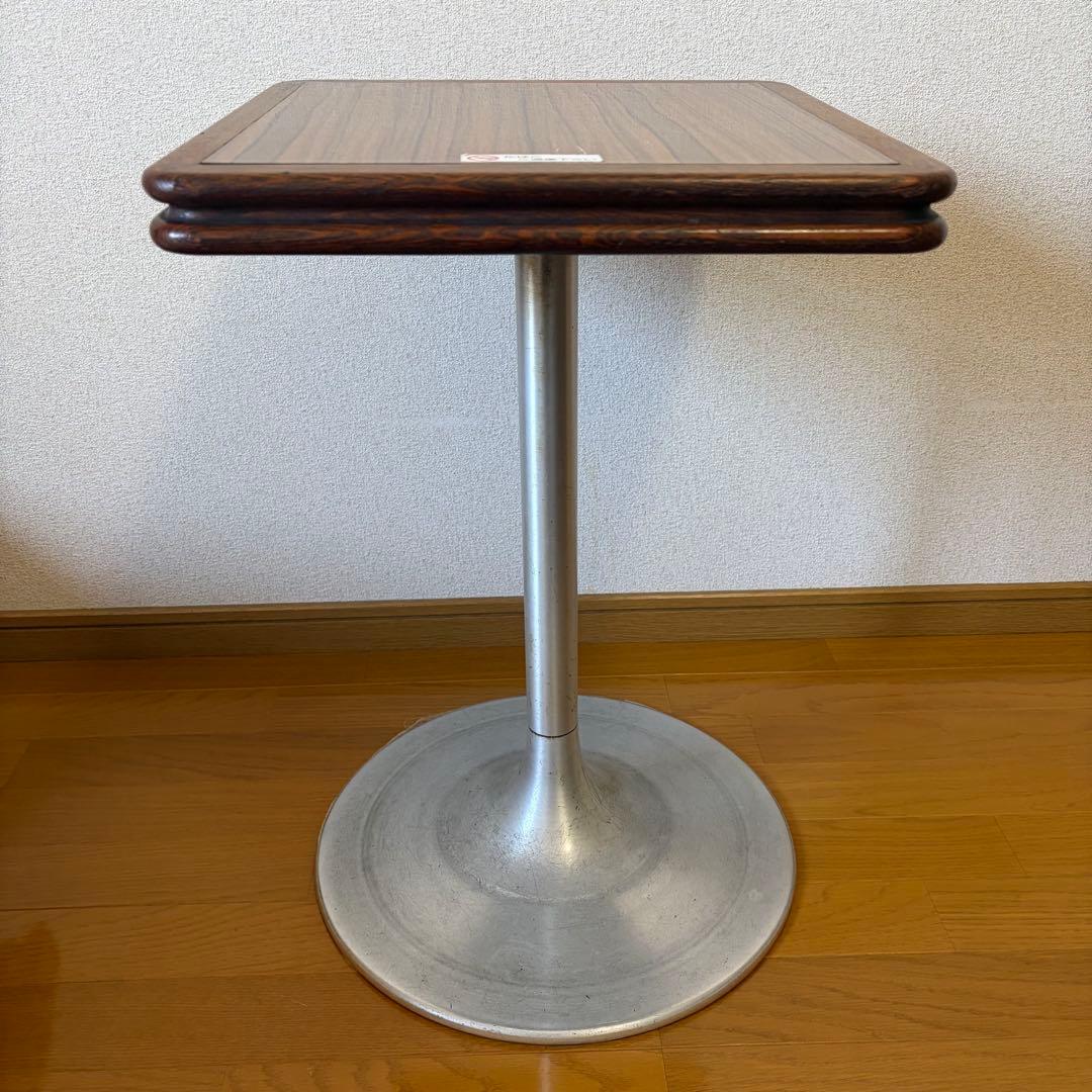 木目調正方形テーブル