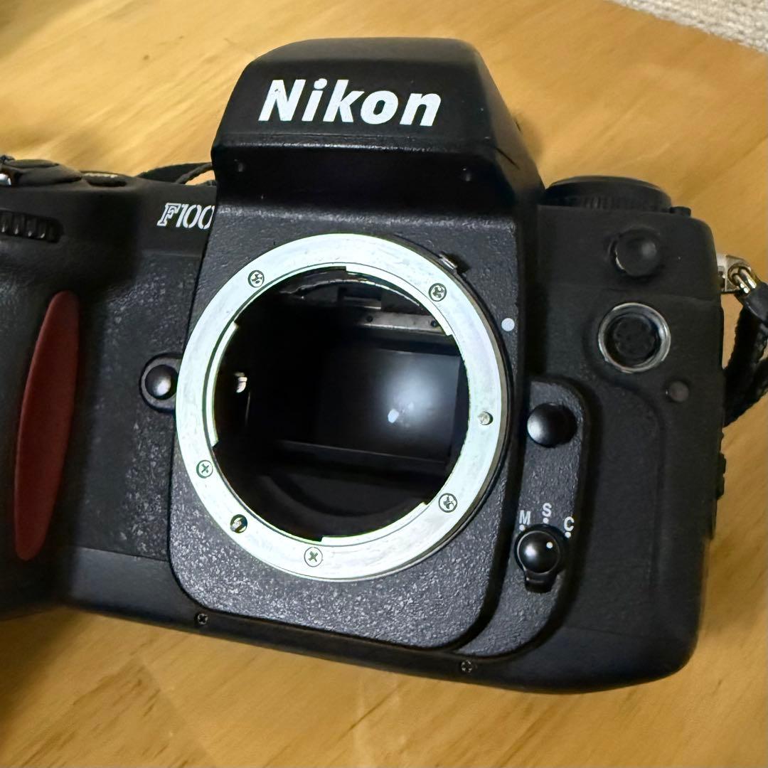 【美品】Nikon F100 & Nikon AF NIKKOR 28-105