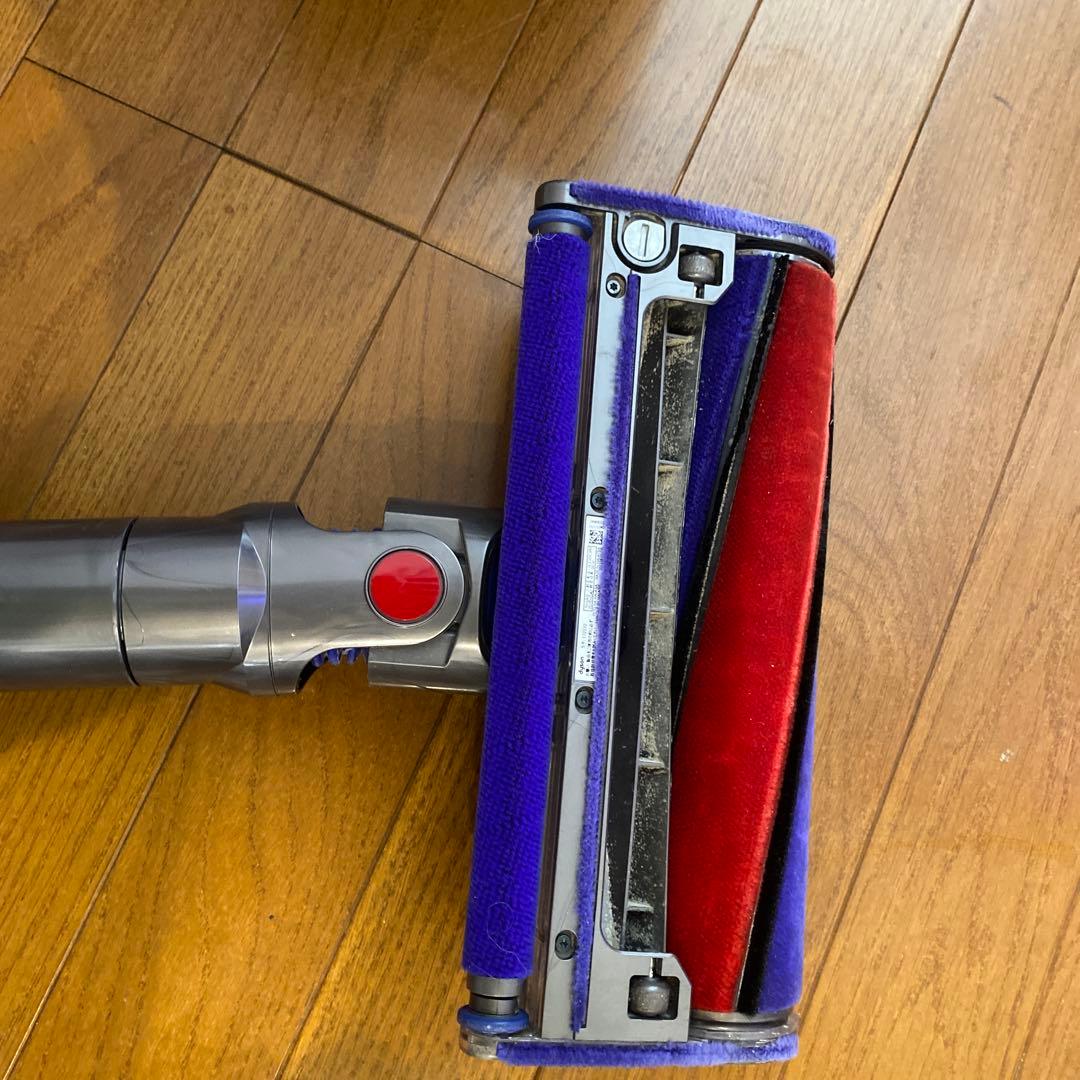 Dyson V8 Absolute 掃除機 本体とアタッチメントセット