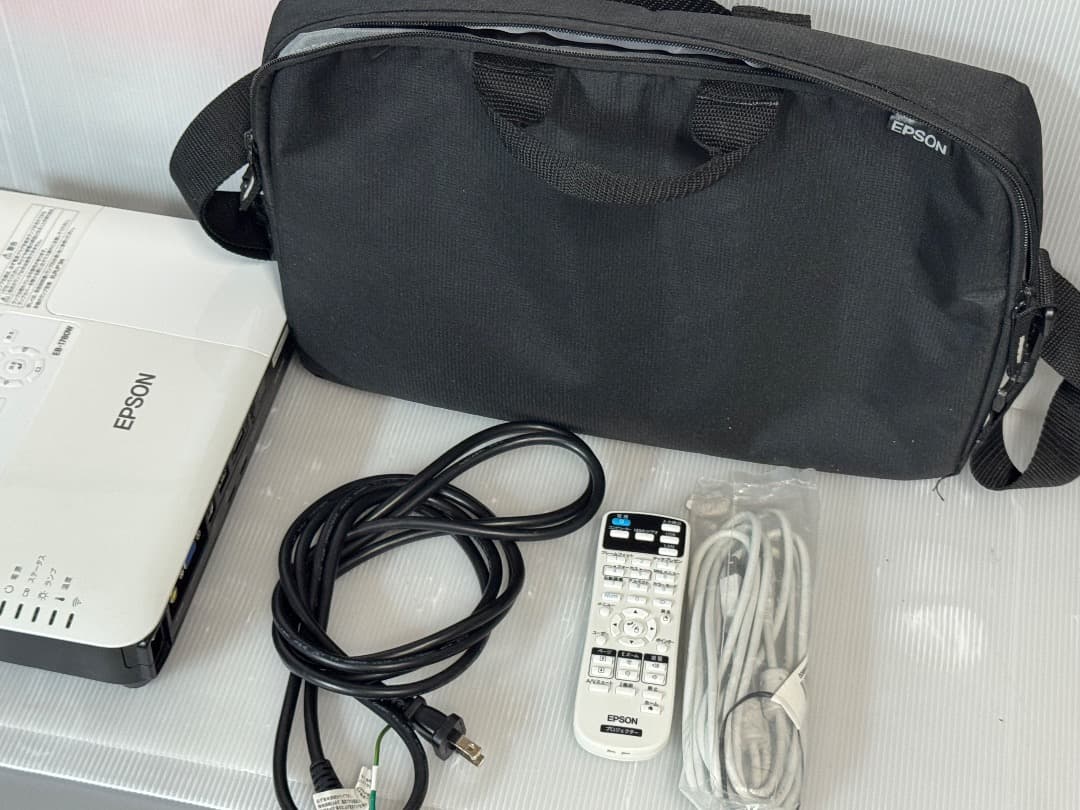 EPSON EB-1780W プロジェクター　使用時間301時間