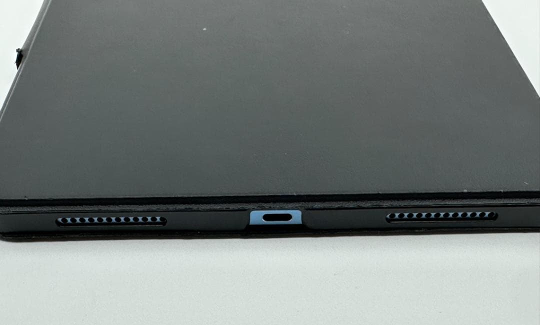 Apple iPad Air 第5世代 A2588 ブルー 64GB カバー付き