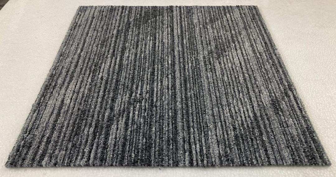 ぐれーじゅ　★新規開設しました★　タイルカーペット　５４枚新品・未使用