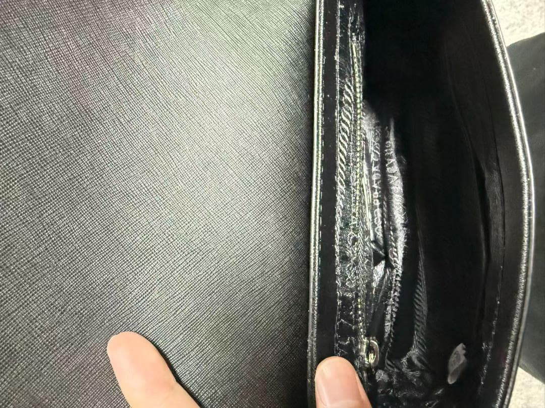 ブラック ショルダーバッグ~~