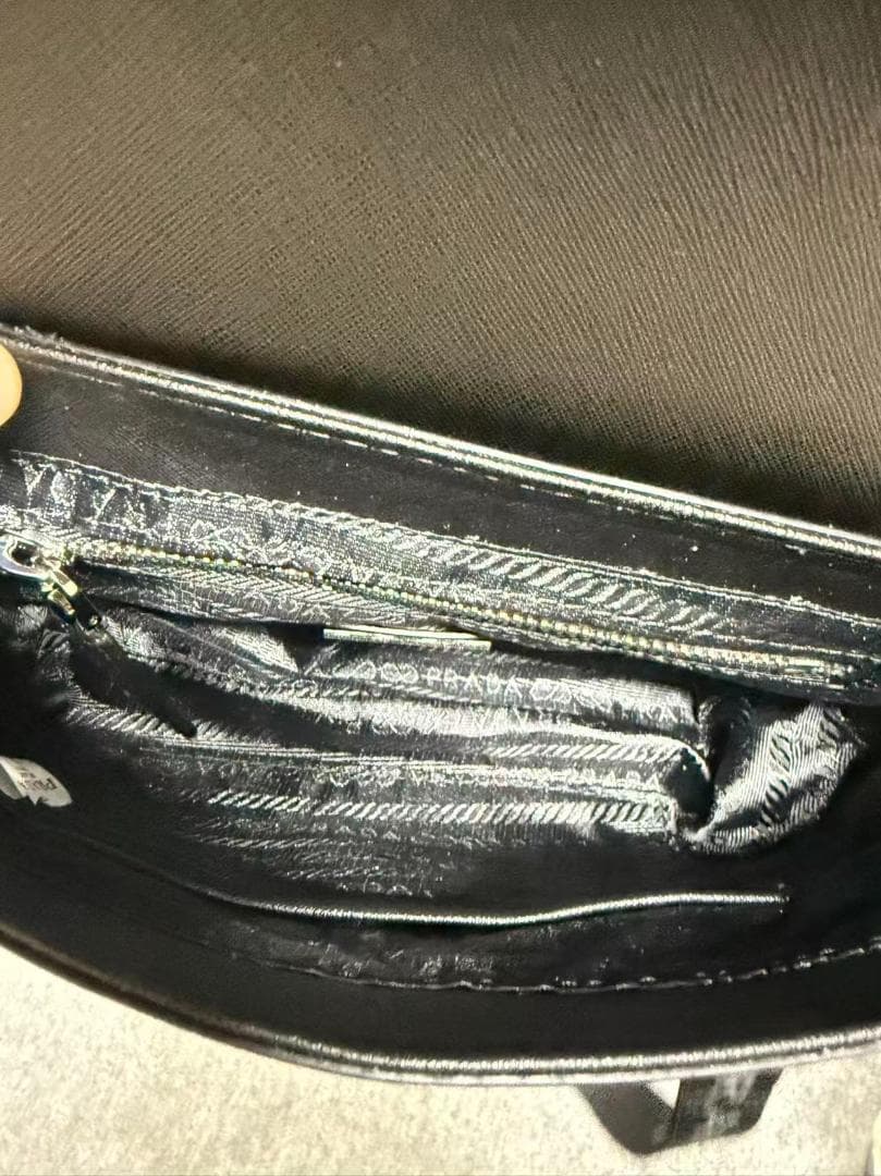 ブラック ショルダーバッグ~~