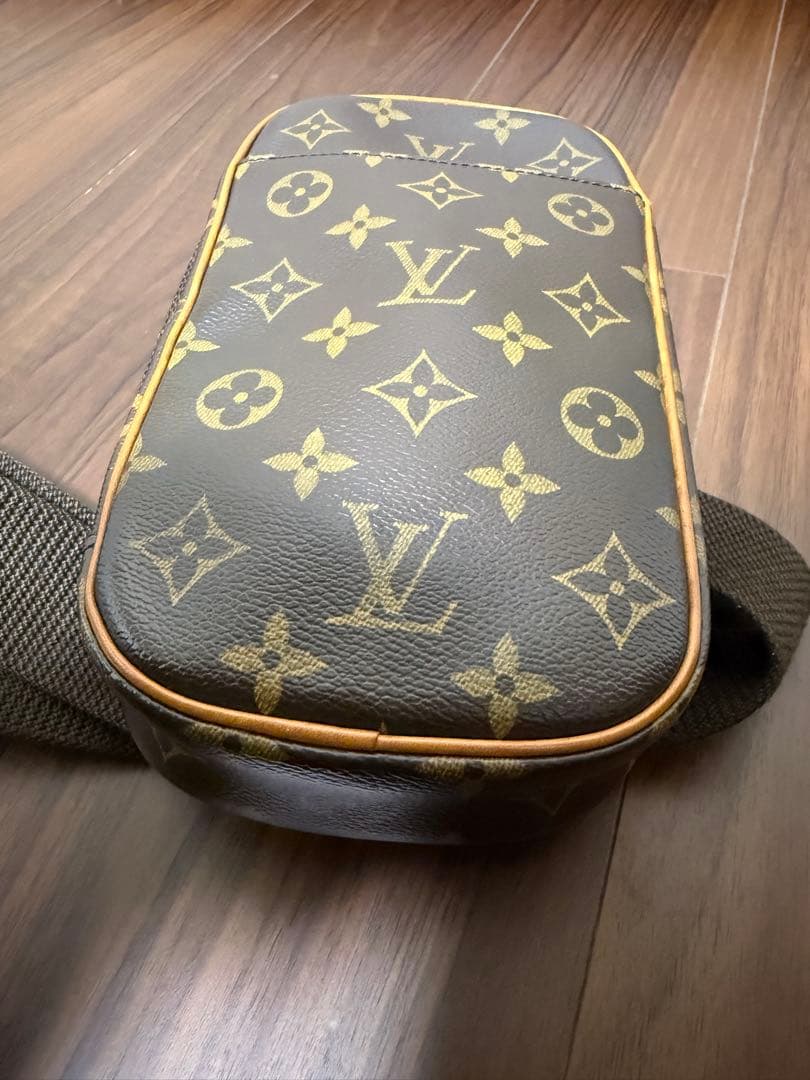 ルイヴィトン　ポシェットガンジュ