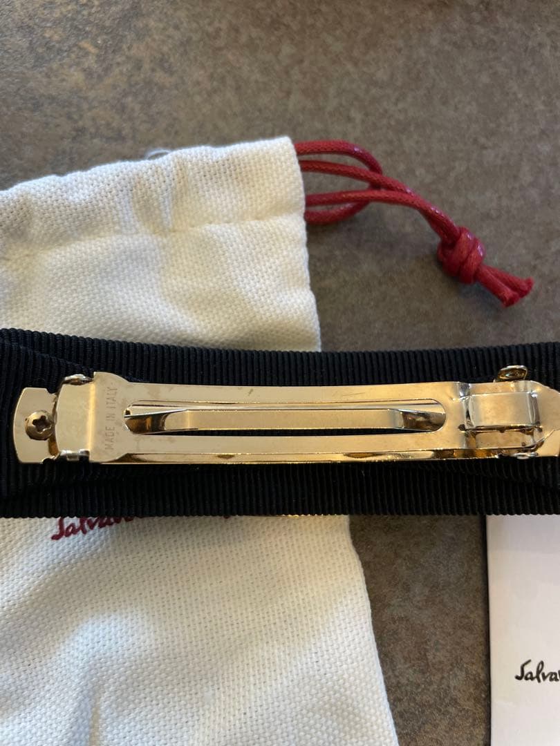 Salvatore Ferragamo 黒 リボン ヘアアクセサリー　バレッタ