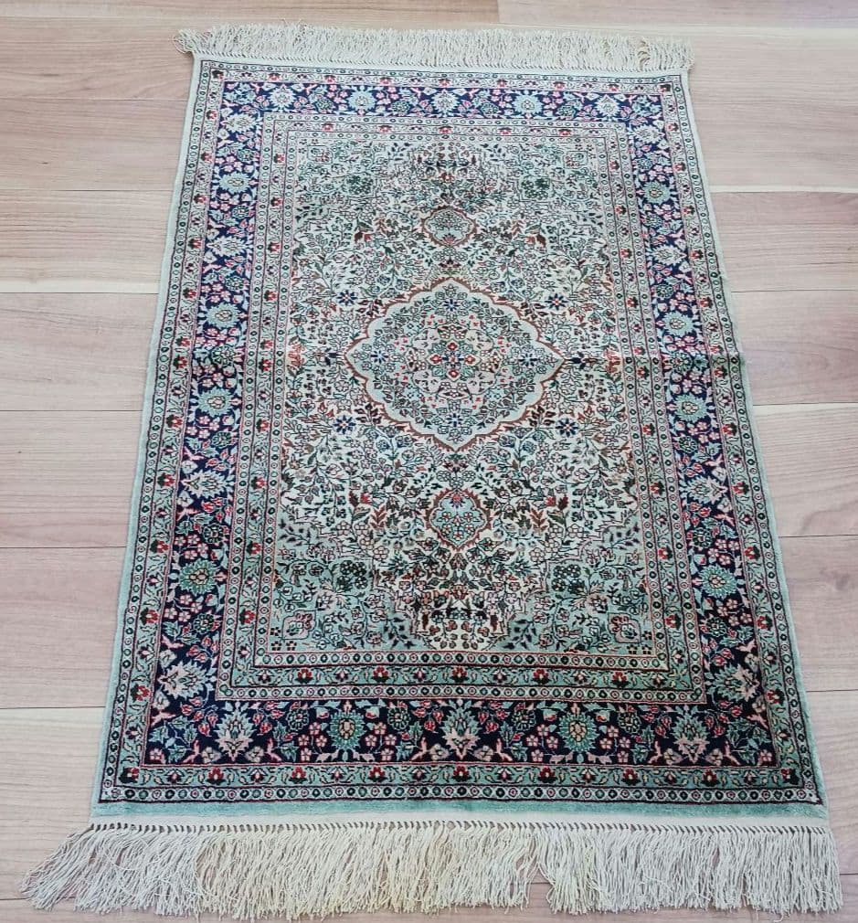 Y3103-2 トルコ製 トルコ絨毯 手織り シルク 91×61㎝ ラグ マット