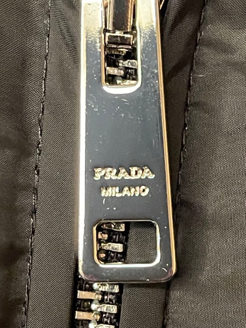 『超美品』大きなサイズPRADAプラダナイロンジャケット黒５４サイズ
