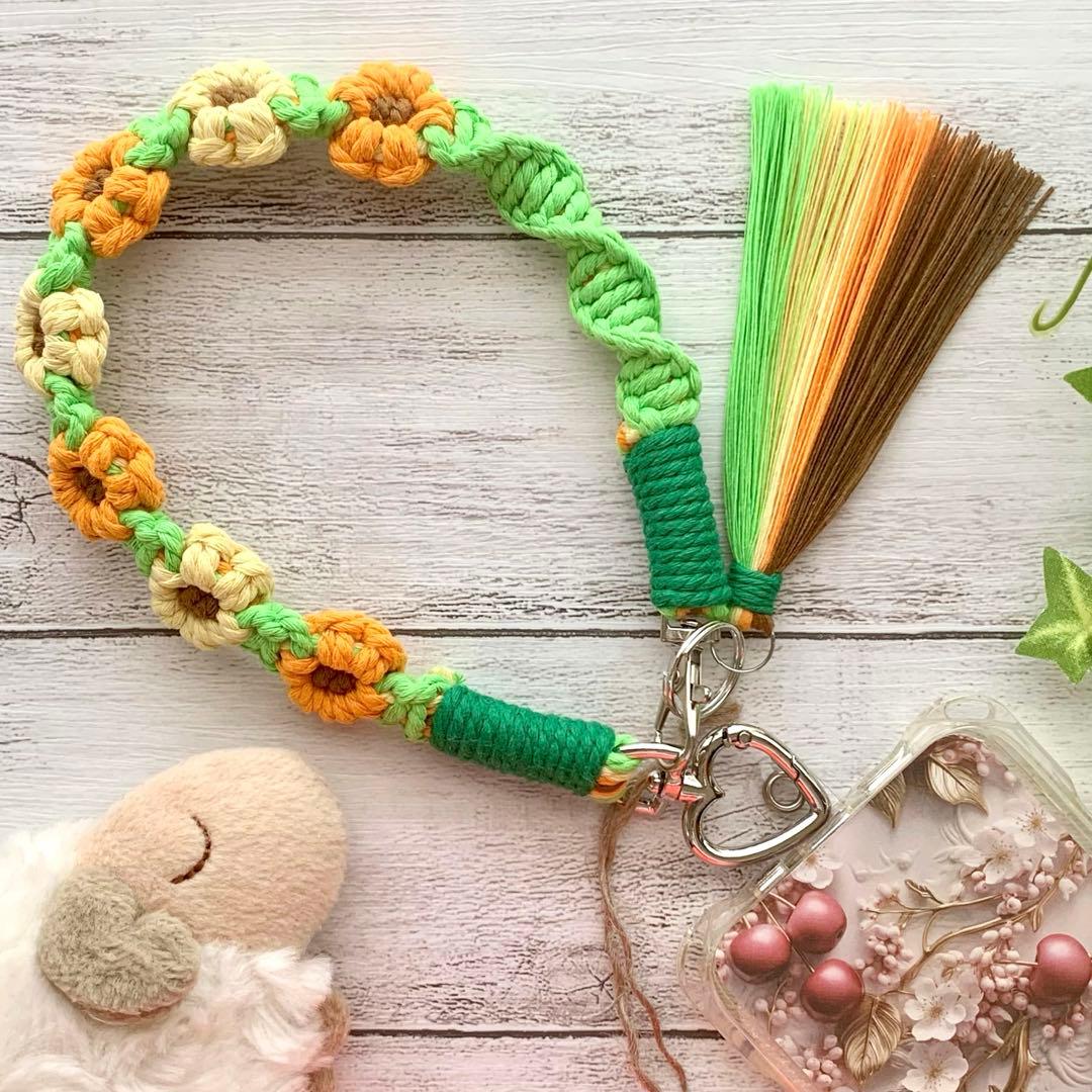 マクラメ フラワー ハートリング ハンドストラップ キーホルダー A4-19