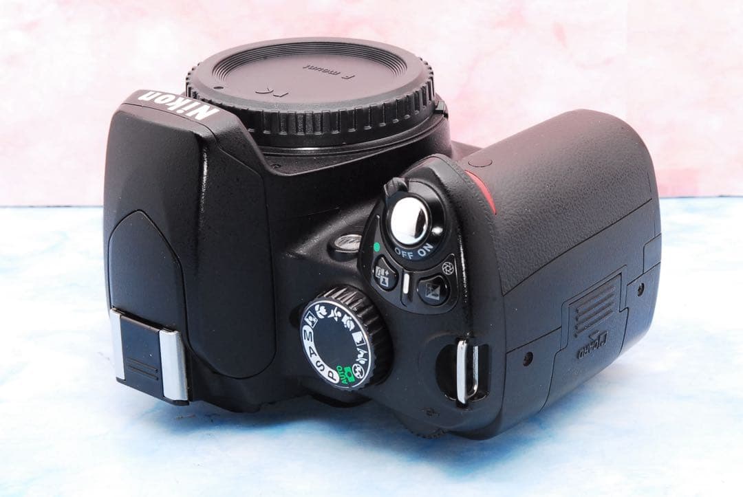 ニコン D60★入門機★望遠レンズ付Wレンズ★小型＆軽量★一眼レフカメラ