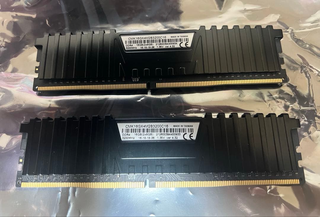 メモリー Vengeance LPX DDR4 16GB (2x8GB)