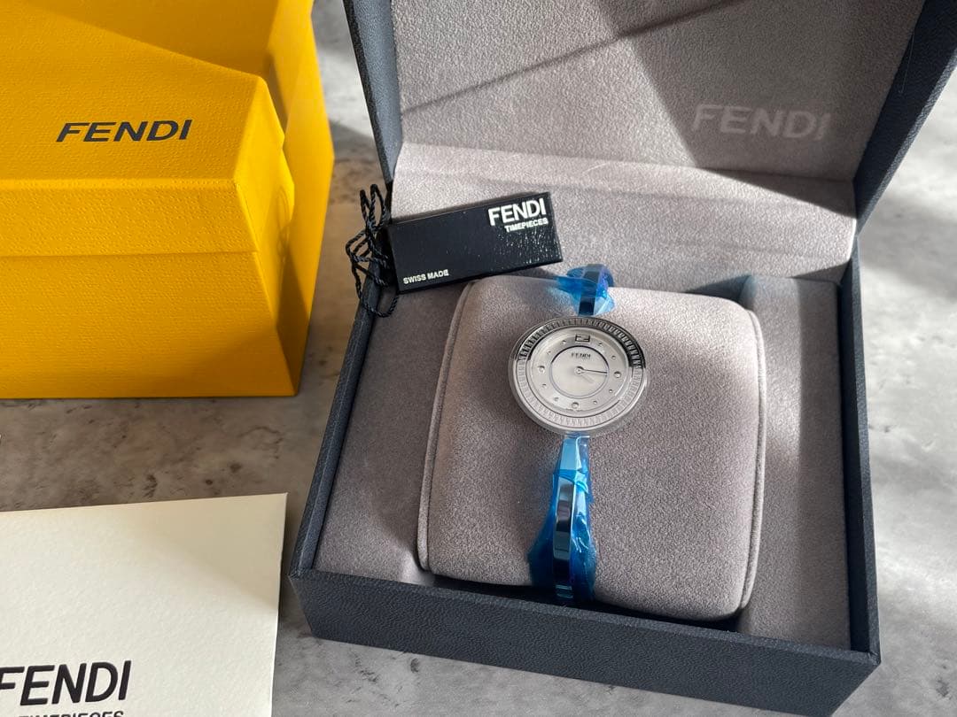 【新品】フェンディFENDI MY WAY 腕時計 付属品完備正規品 ファー付き
