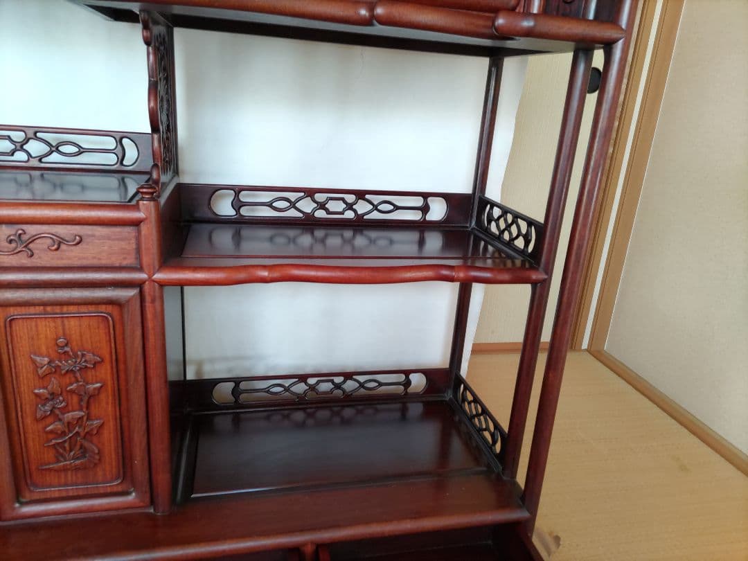 【最終値下げ】紫檀　彫刻装飾付き棚