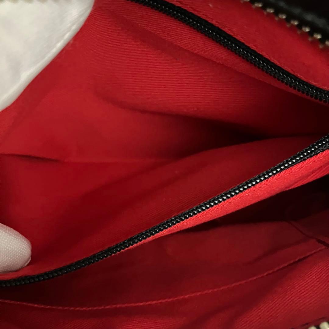 ✨極美品✨ KAWAKAWA ハトメボディバッグ Mサイズ レザー 黒　ブラック