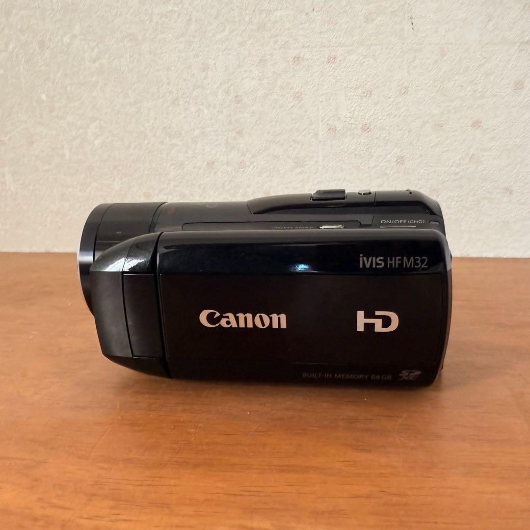 ● 美品 Canon デジタルビデオカメラ iVIS HF M32 ブラック