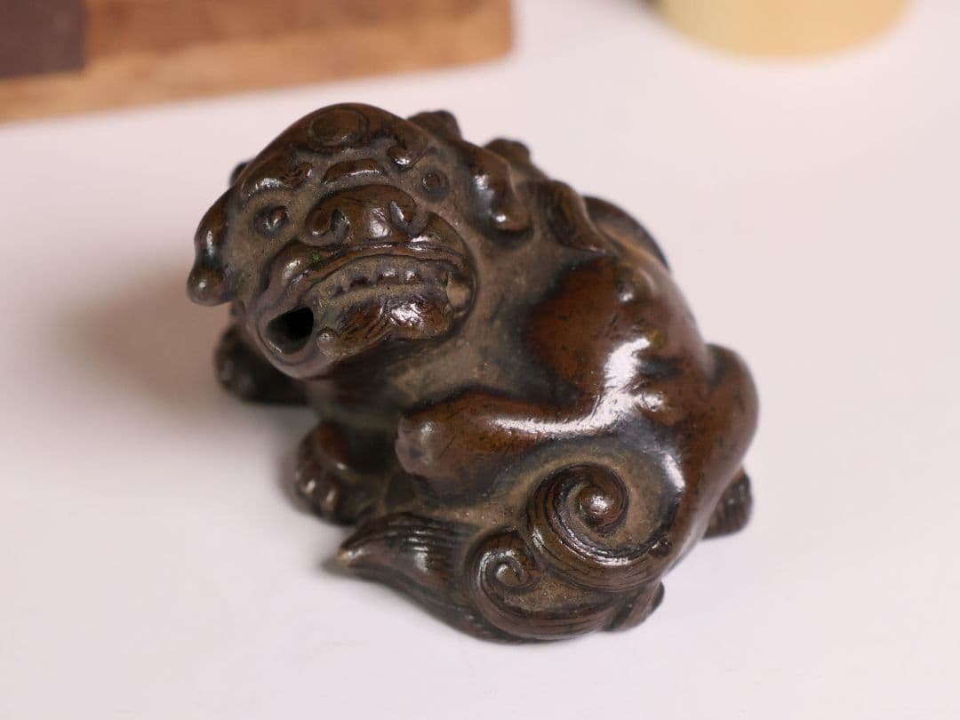 古銅 獅子 置物 5cm 71.4g 木箱入り 時代 金工 根付？【MB109】