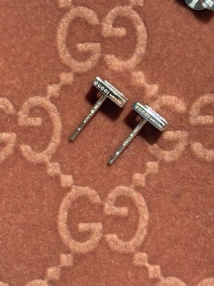 GUCCI Gロゴ ピアス(両耳用)