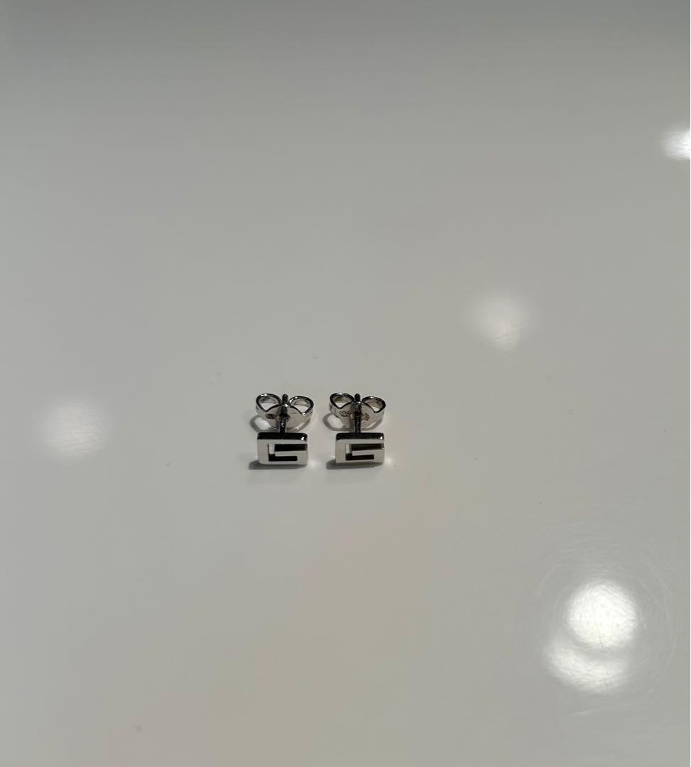 GUCCI Gロゴ ピアス(両耳用)