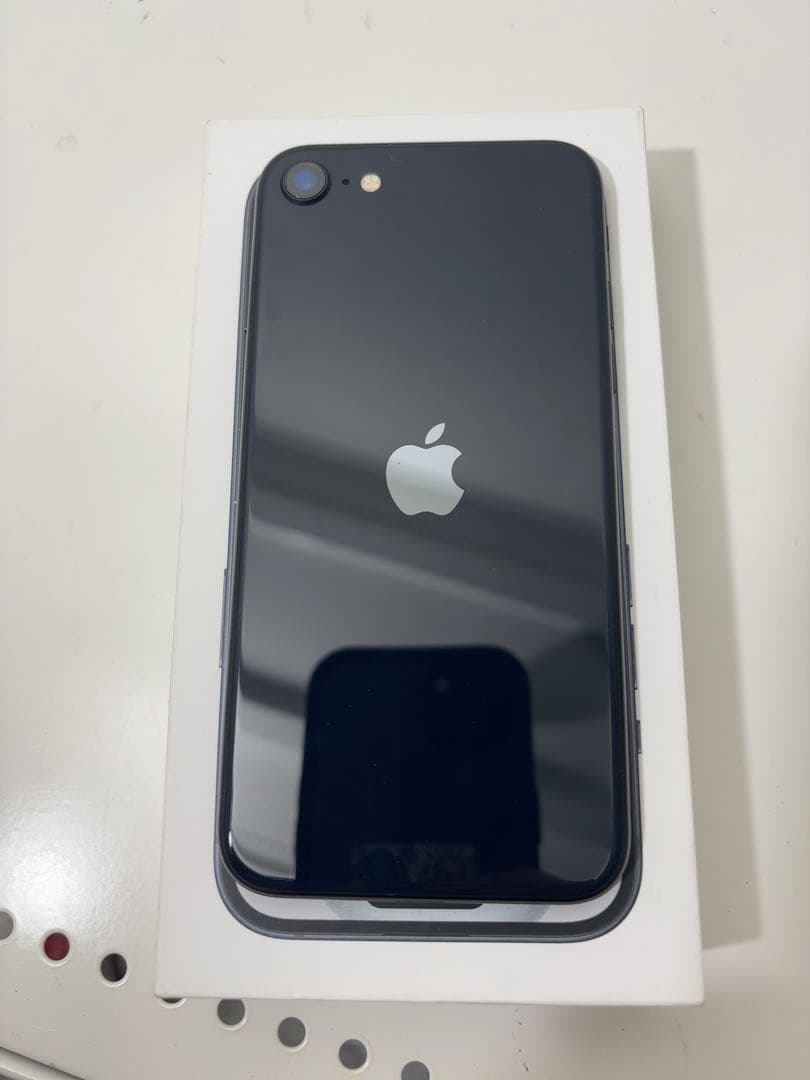 早い者勝ち　[SIMフリー]Apple iPhone se3 128GB