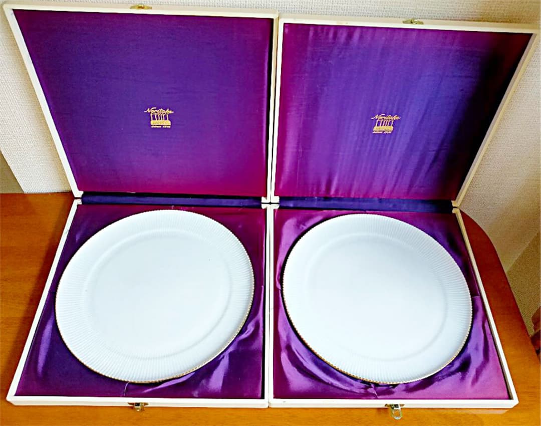 ノリタケホワイトディナープレート２枚 金彩ホワイトプレート 大皿 ランチプレート