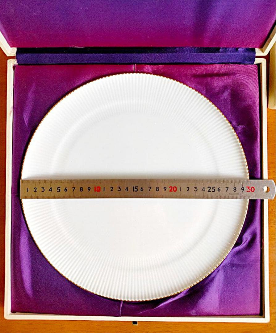 ノリタケホワイトディナープレート２枚 金彩ホワイトプレート 大皿 ランチプレート