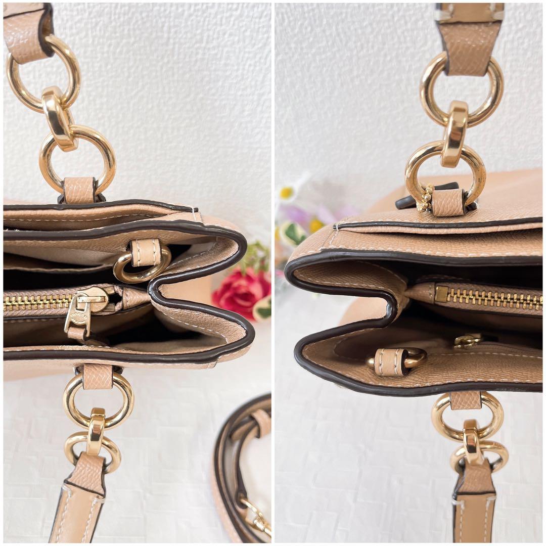 【美品】コーチ ショルダーバッグ 2WAY ハンドバッグ ベージュ系 チャーム付