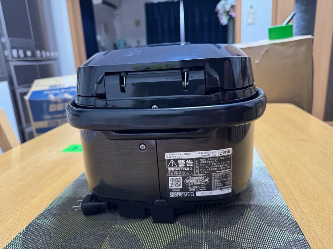 超美品　TIGER IH 炊飯器 JPW-10BK 2023年製