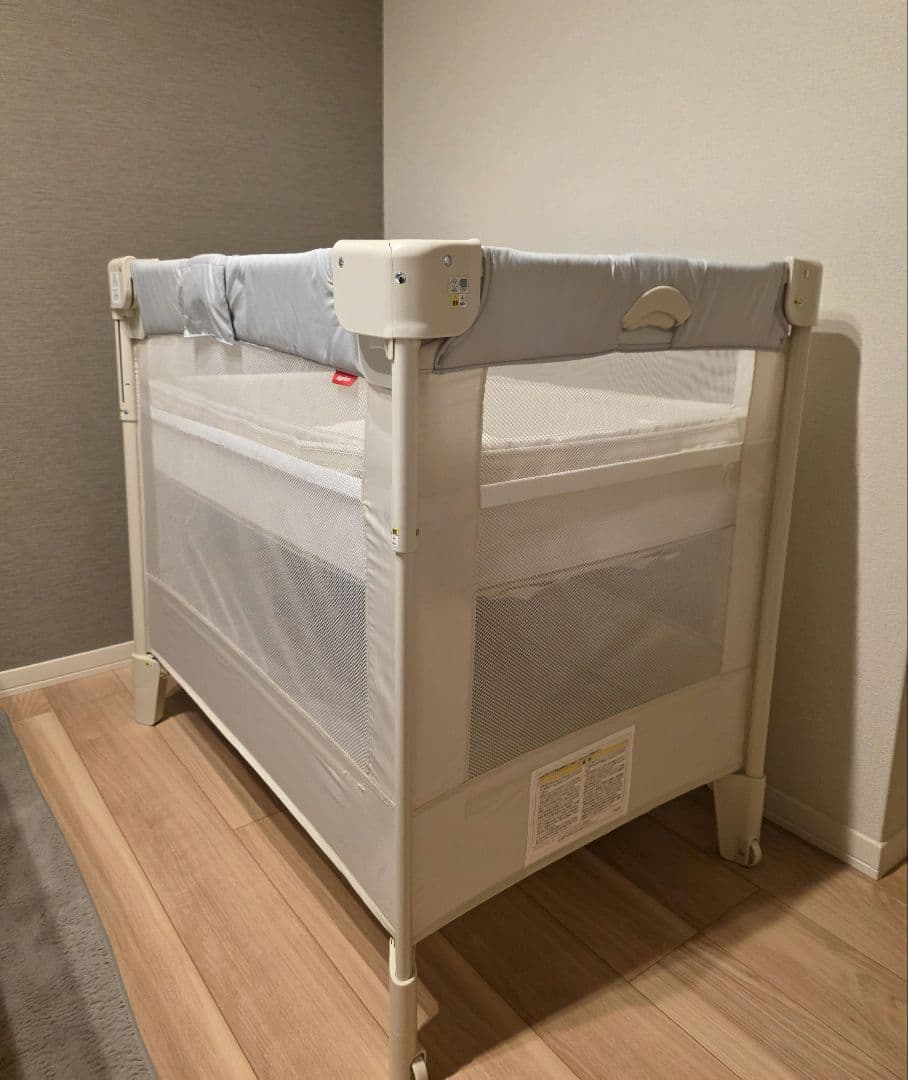 【美品】Aprica ココネルエアー AB ベビーベッド ホワイトグレー