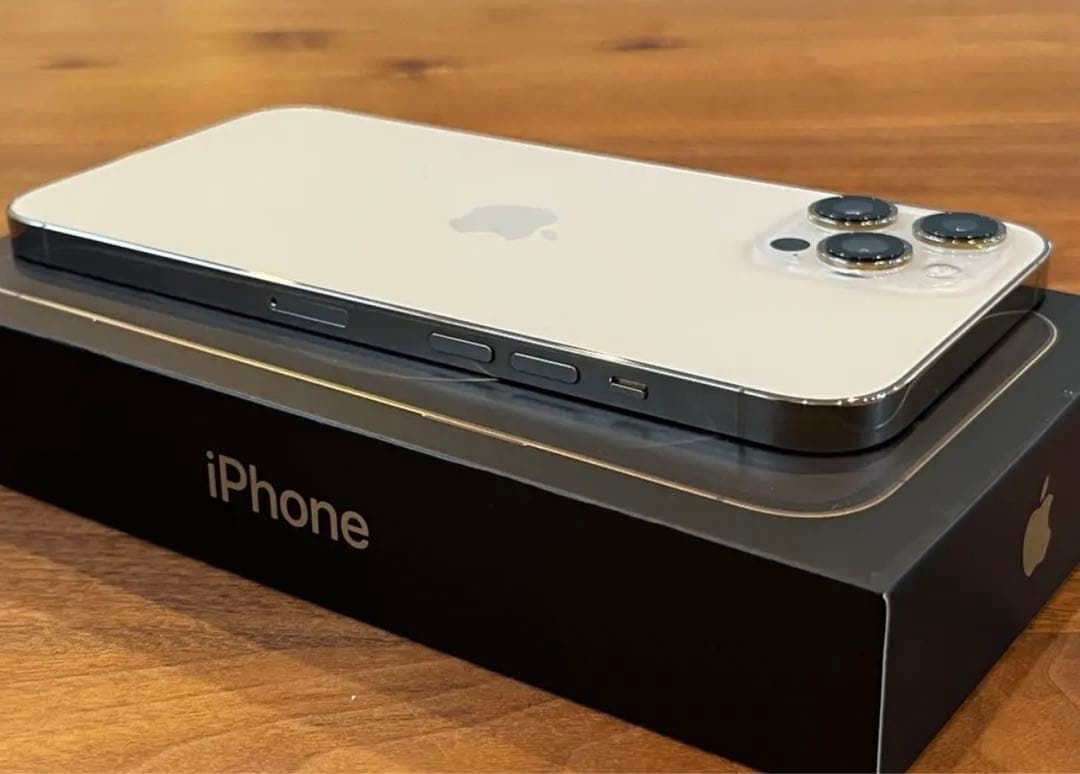 や*ん様 iPhone 12 Pro Max ゴールド 256 GB