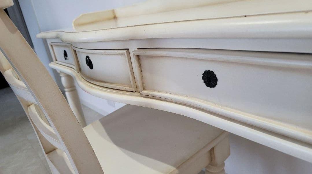 アイボリー クラシックデスク 3引き出し