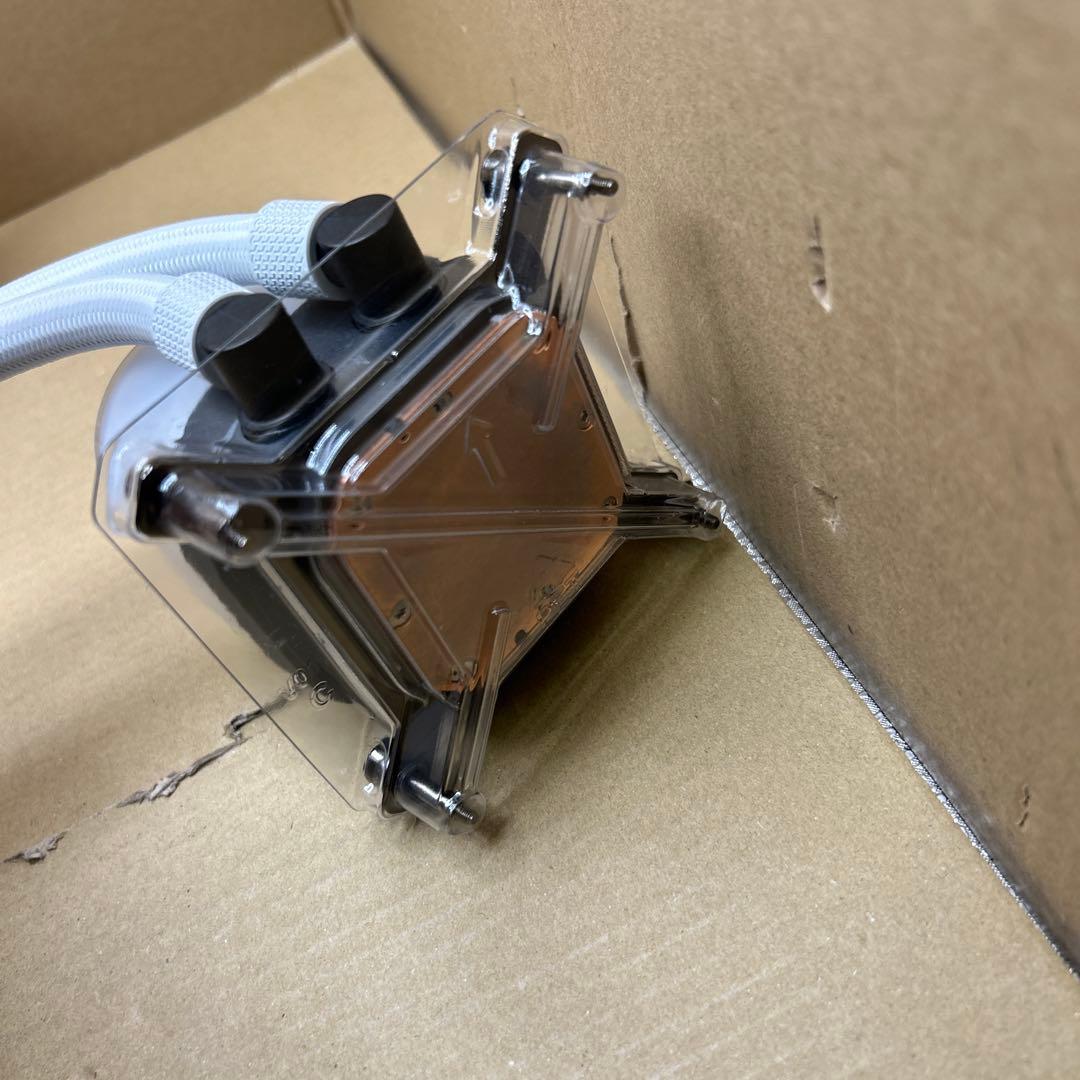 動作未確認　iCUE LINK TITAN 360 RX LCD