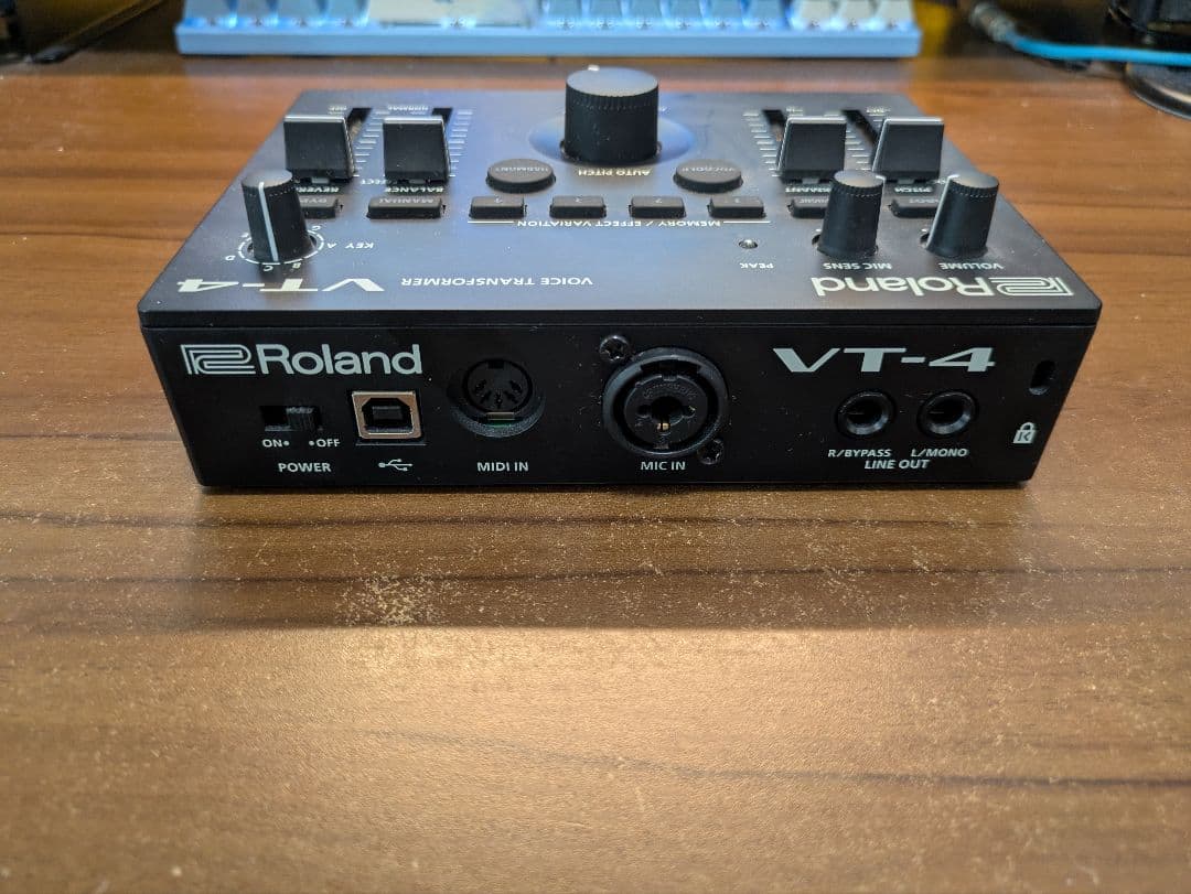 【L】（※Roland VT-4）