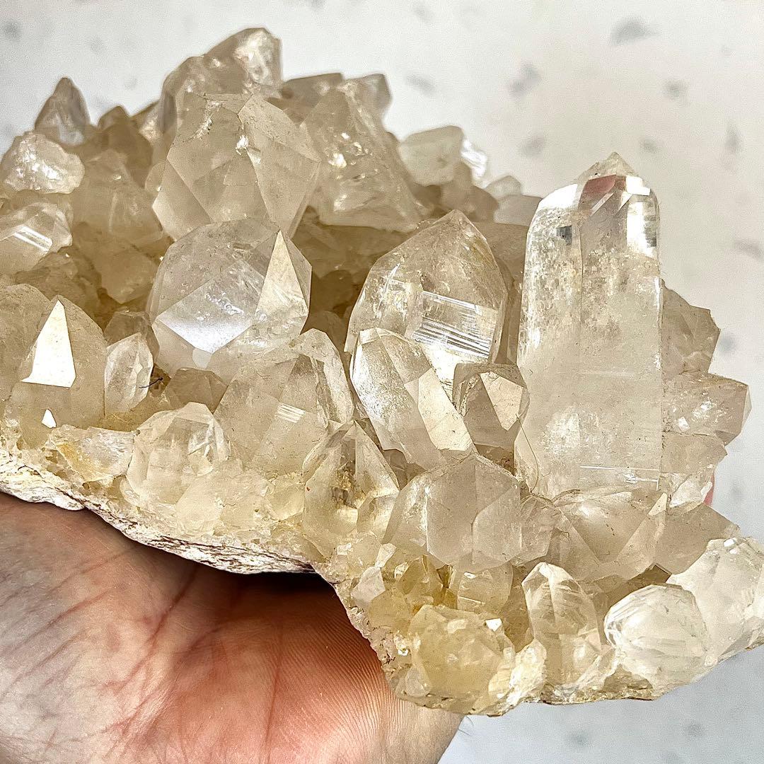 迫力あり　ヒマラヤ水晶　マニカラン産クラスター　天然　高波動　虹入り