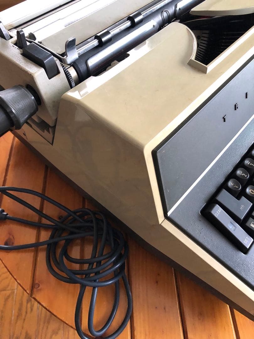 TRIUMPH タイプライター　レトロ　クラッシック　イギリス　英国