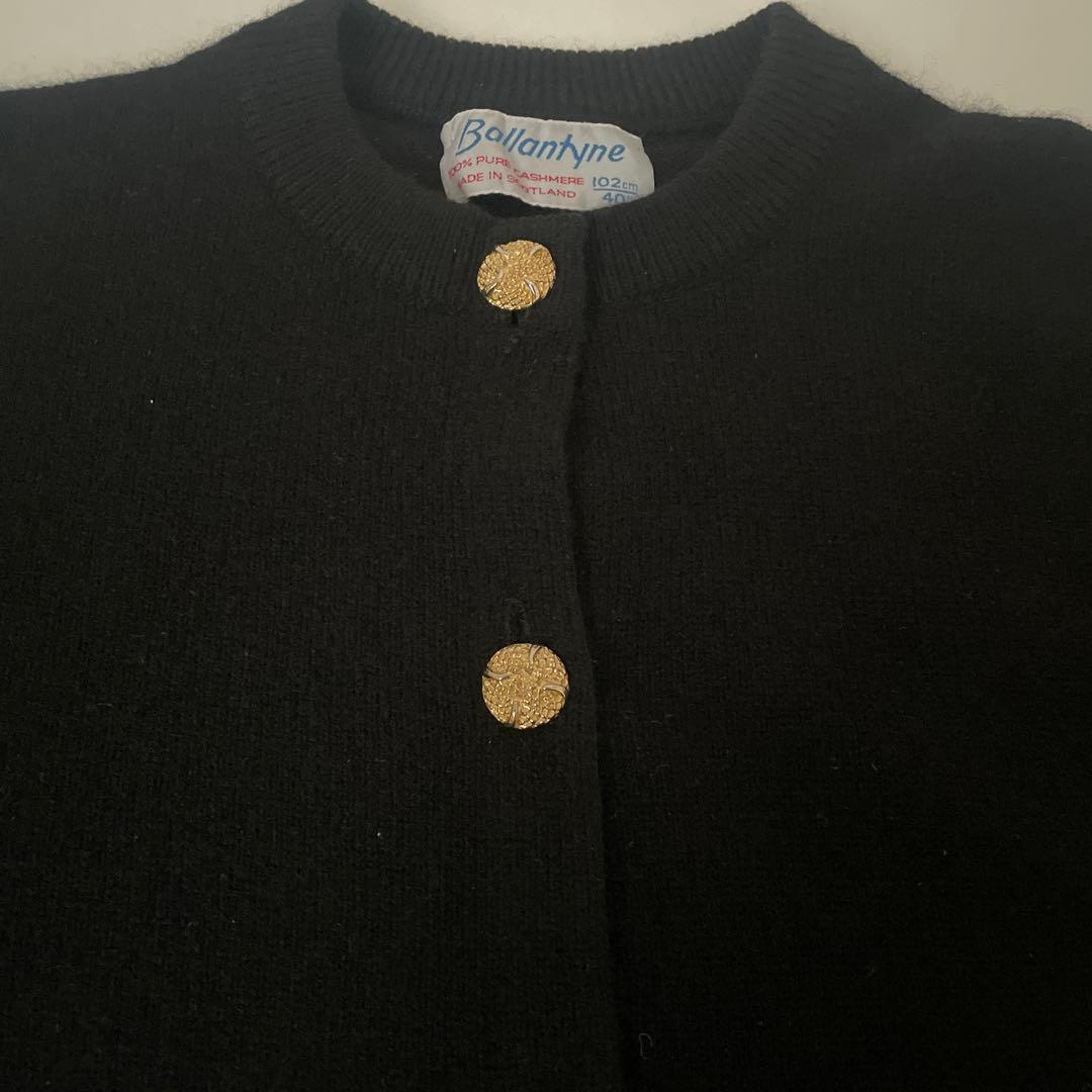 Ballantyn バランタインカシミヤ 黒 金ボタン カーディガン 40