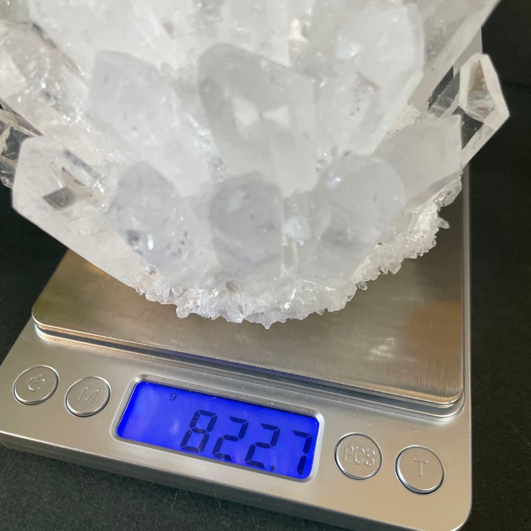 クリスタルクォーツ　クラスター　透明水晶　パワーストーン　幸運を招く石　浄化