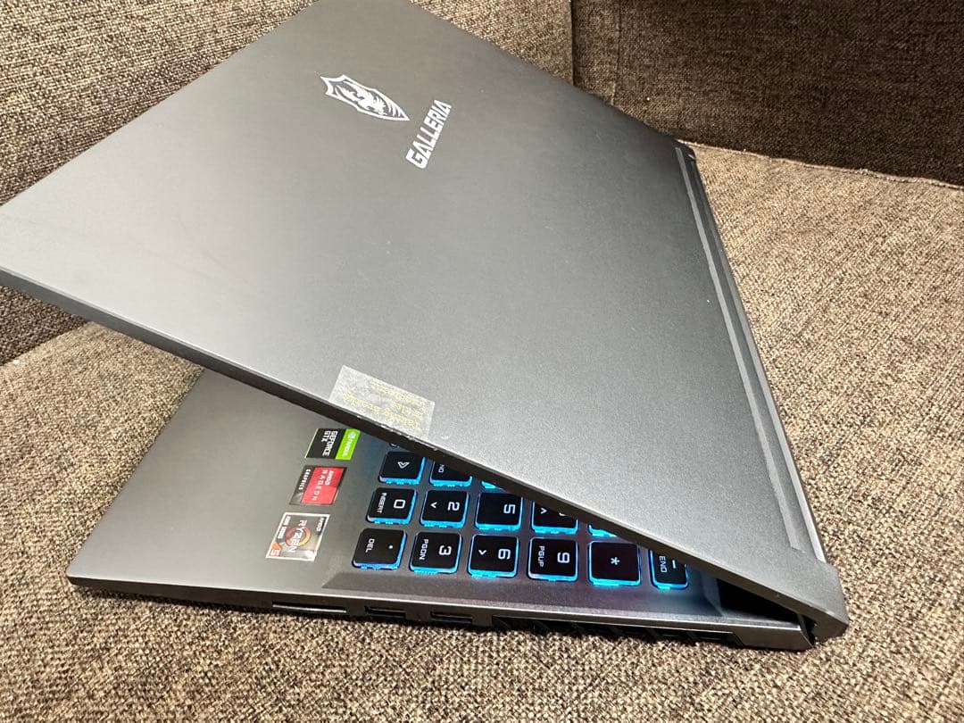 ゲーミングノート　Galleria GTX 1650Ti 120Hz