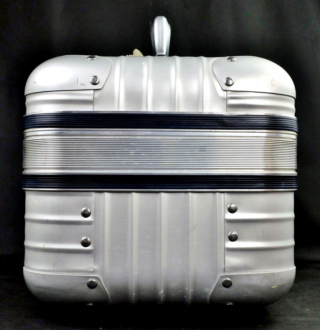 リモワ 924.38『シルバーインテグラル』ビューティーケース19L 鍵付