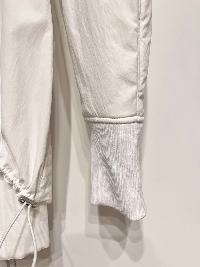 【美品】un3d. PADDING HEM DESIGN SH ホワイト