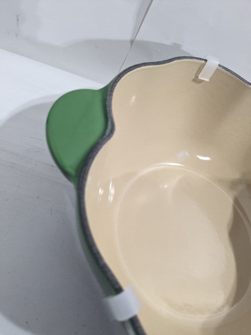 レア品未使用　ル・クルーゼ　ココット　トレフル　クローバー　20cm　エメラルド