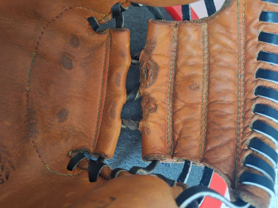 ハタケヤマ 軟式キャッチャーミット　中古