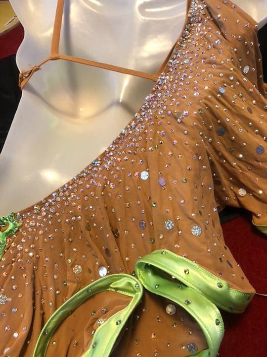 社交ダンス ライム ラテンドレス 衣装 美品 ベサ