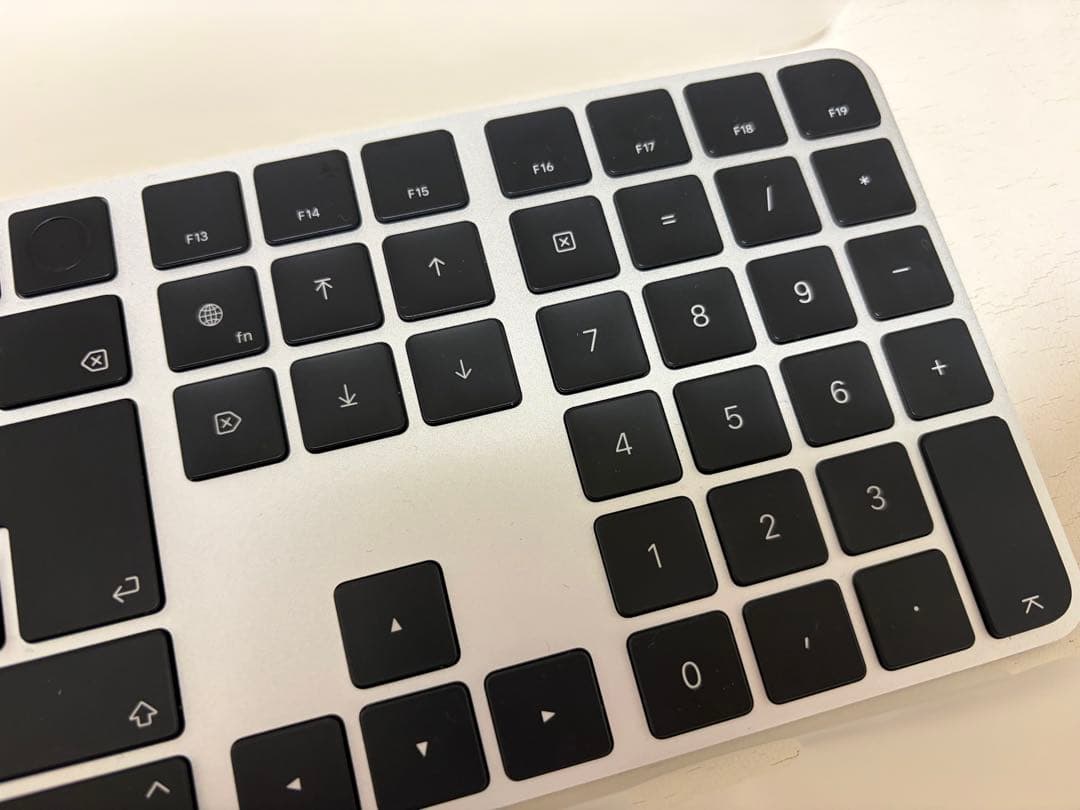 キーボード Magic Keyboard with Touch ID Lightning