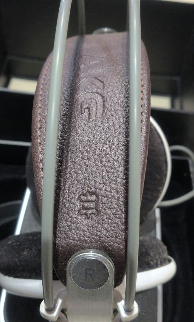 AKG K701 開放型ヘッドフォン