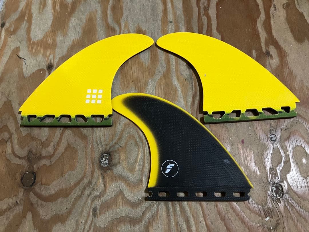 futures CONTROL PYZELトライフィンLサイズ新品未使用